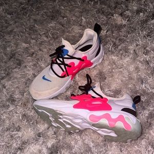 Nike air prestos white and pink worn twice 6.5 kids size 8 women’s